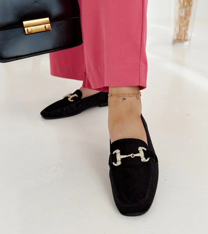 Černé sametové mokasíny s kubickými zirkony od Fabrizie
