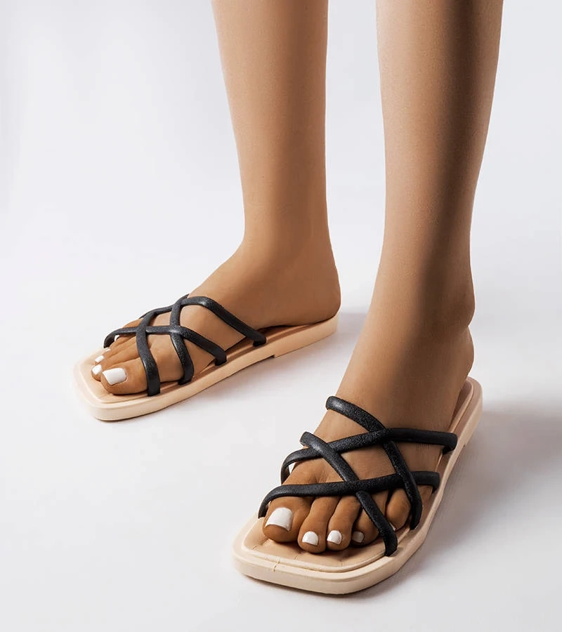 Černé gumové žabky Pearlman