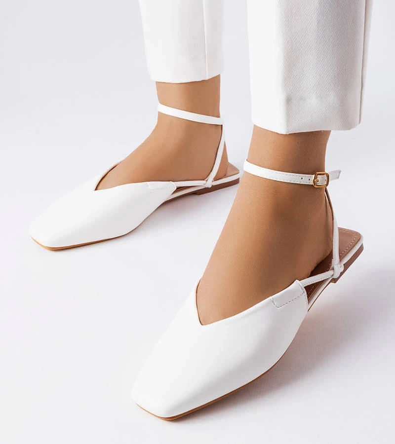 Černé sandály s cvočky Tuma