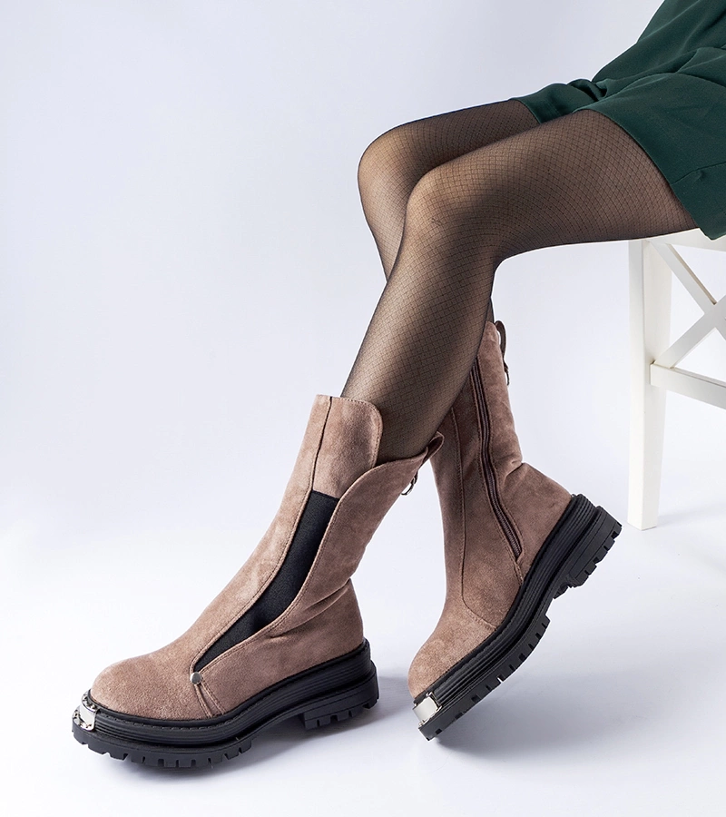 Hnědé zateplené botky s ozdobnou špičkou Bologna