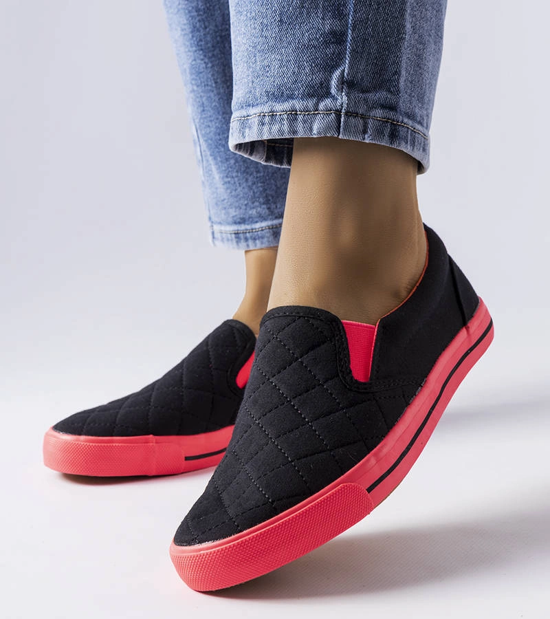 Černé prošívané nazouvací tenisky Balsamo