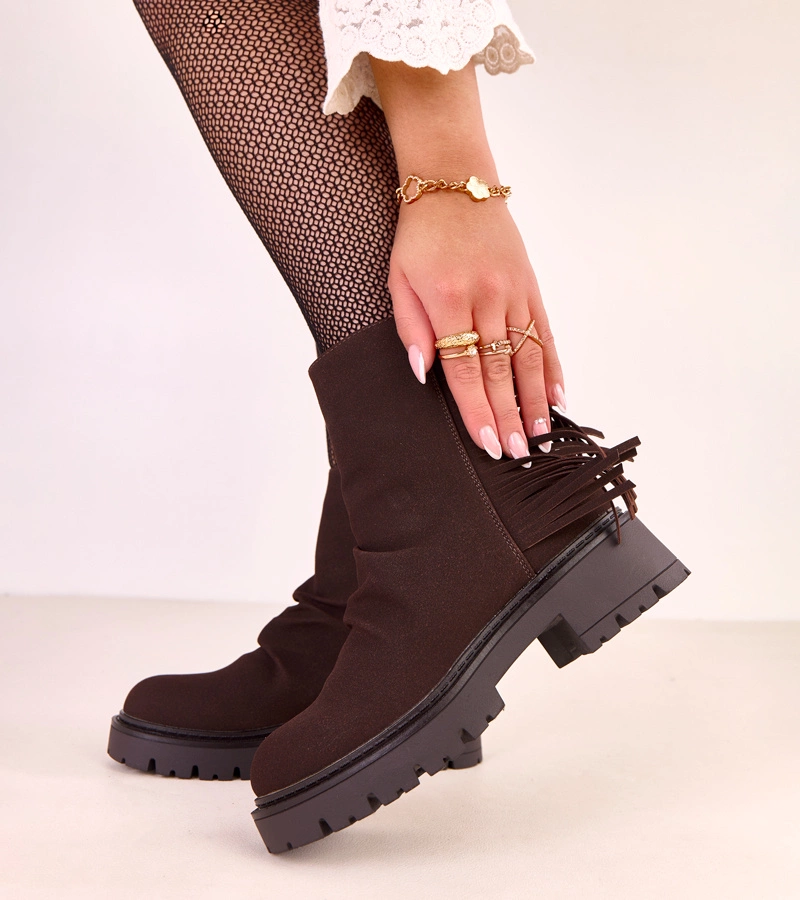 Čokoládové boty s třásněmi na silné podrážce Silia