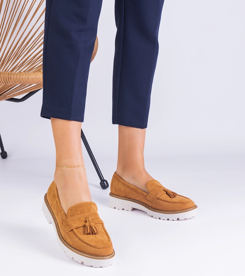 Hnědé dámské mokasíny z eko semiše s ozdobou Balada