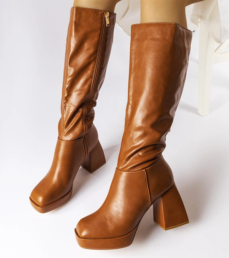 Hnědé boty s pevným postem Villanova