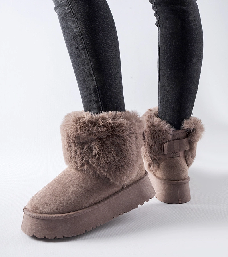 Fialové sněhule zdobené kožíškem Adelfia