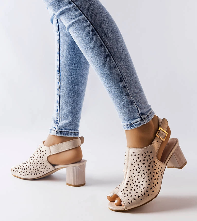 Zlaté sandály Fiamma na jehlovém podpatku