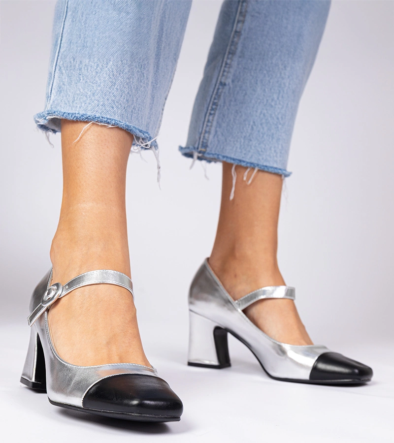 Stříbrné dámské lodičky s černou špičkou Radora