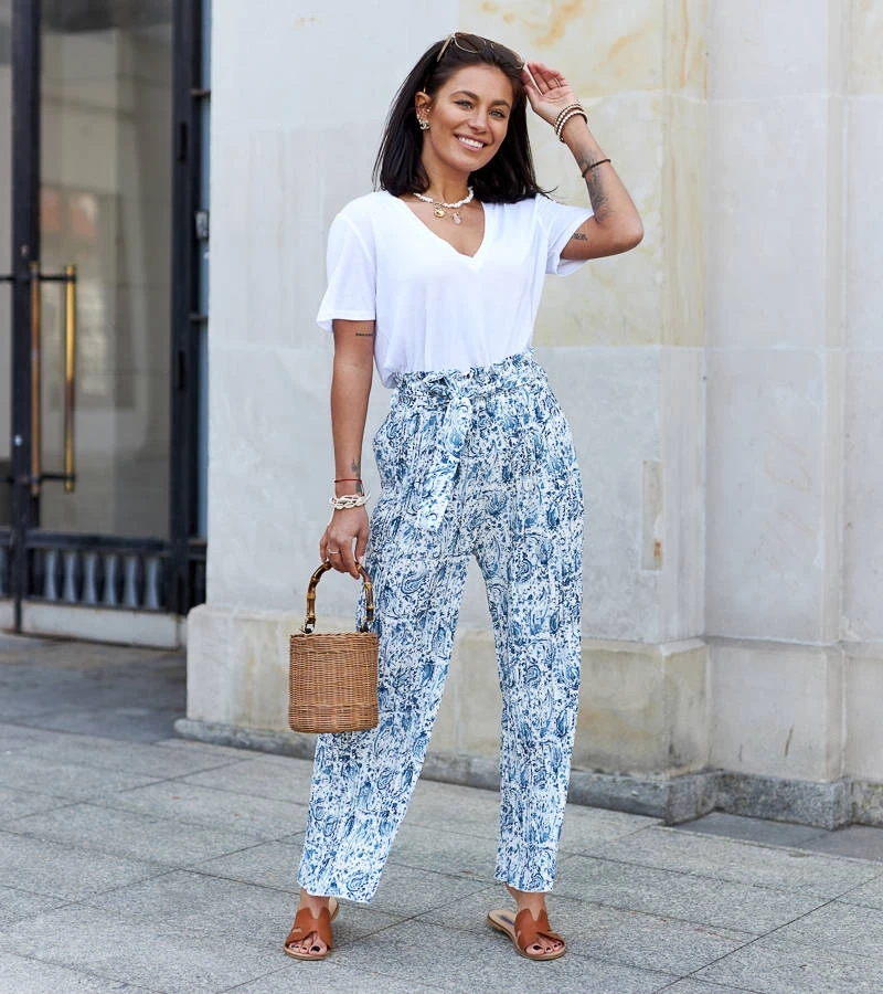 Dámské bílo-modré široké plisované kalhoty Latifa