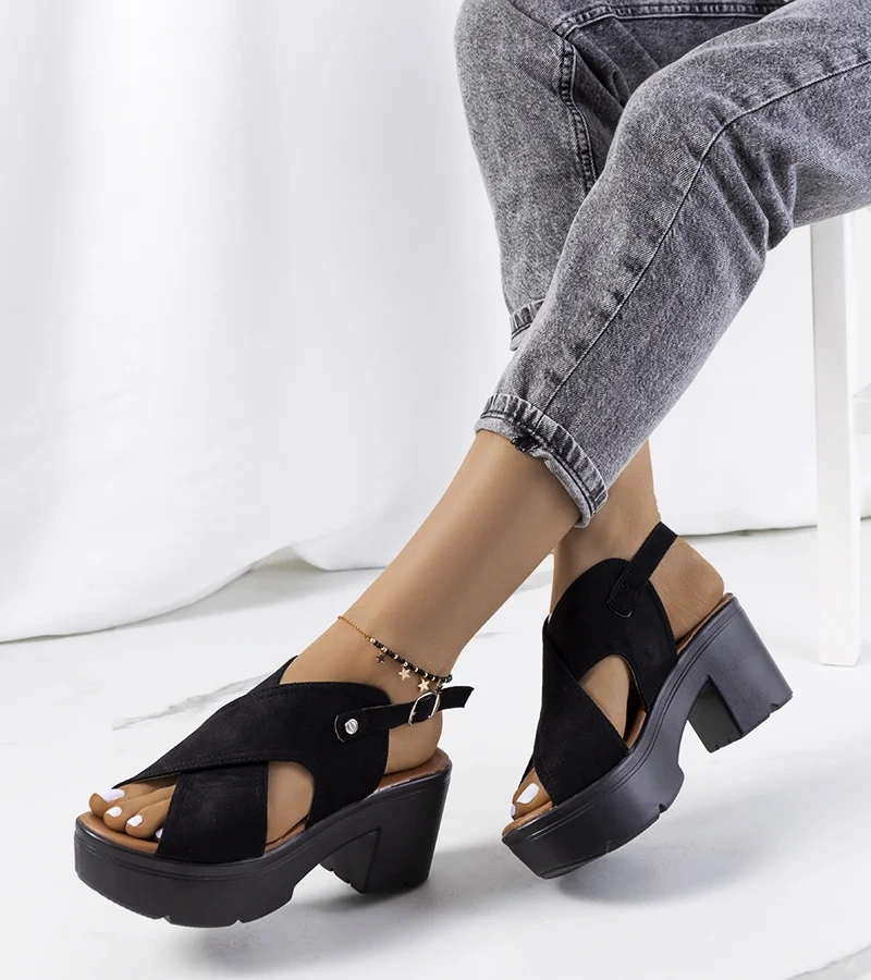 Černé sandály Frith na podpatku