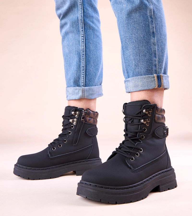 Černé zateplené trapery z matné eko kůže Selio