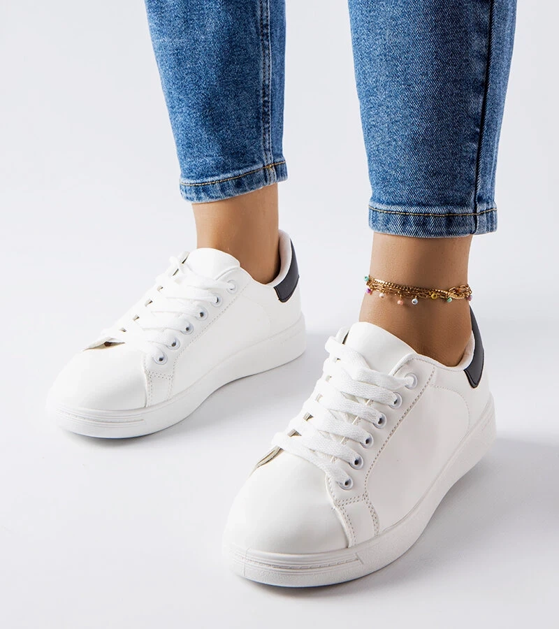 Bílé tenisky s černou vložkou Ingle