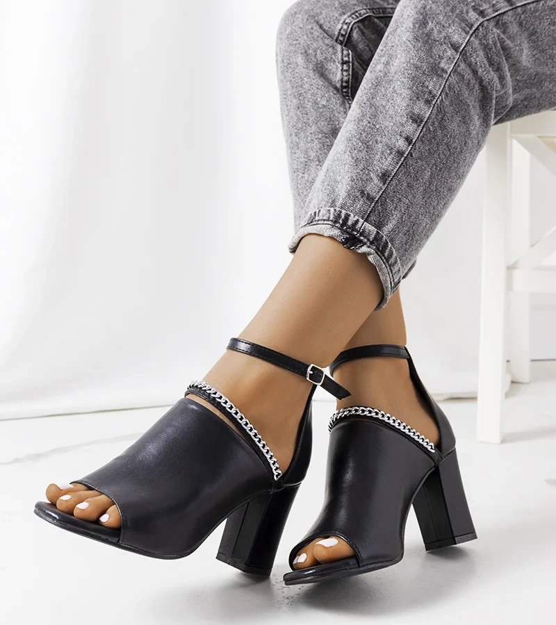 Černé sandály se svrškem Nasrin