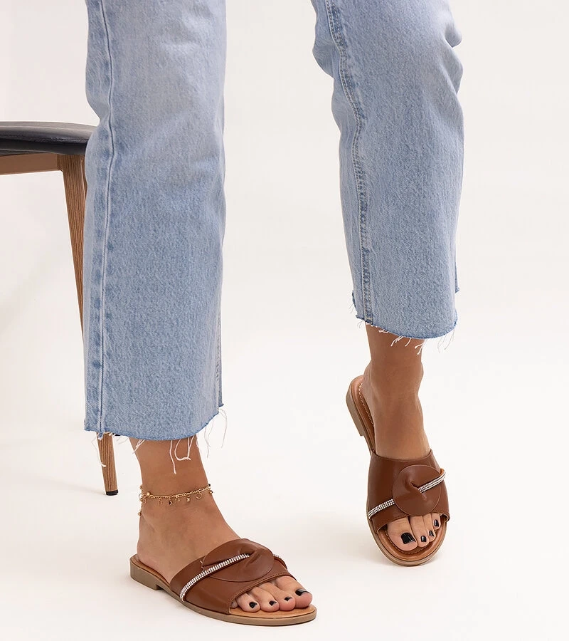 Kapky zdobené páskem s kubíky zirkonu Amari