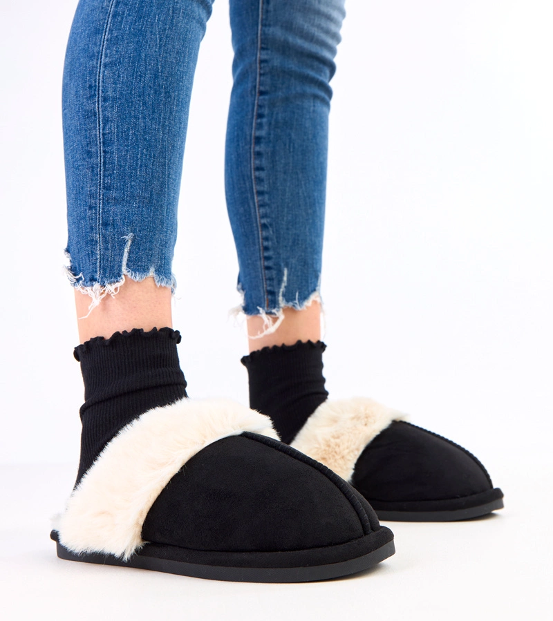 Černé pantofle se světlým kožíškem Helison