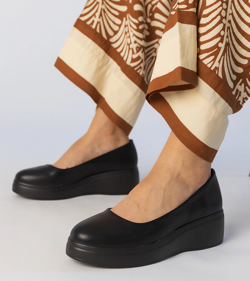 Černé polobotky na platformě z eko kůže Huron