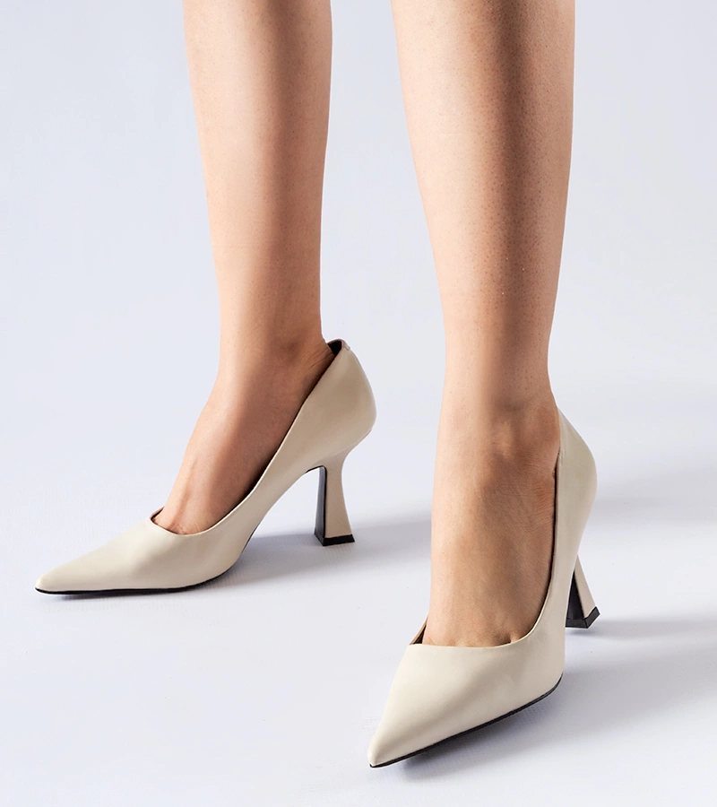 Beige čluny na asymetrickém podpatku Tore