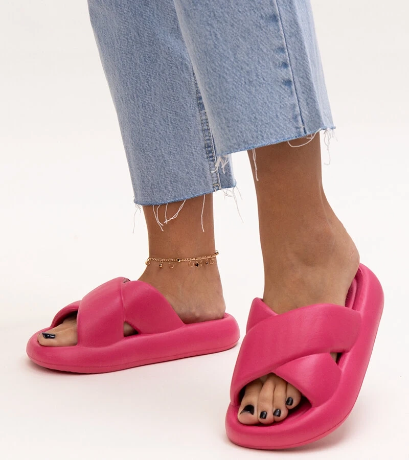 Tmavě růžové pěnové pantofle Manua