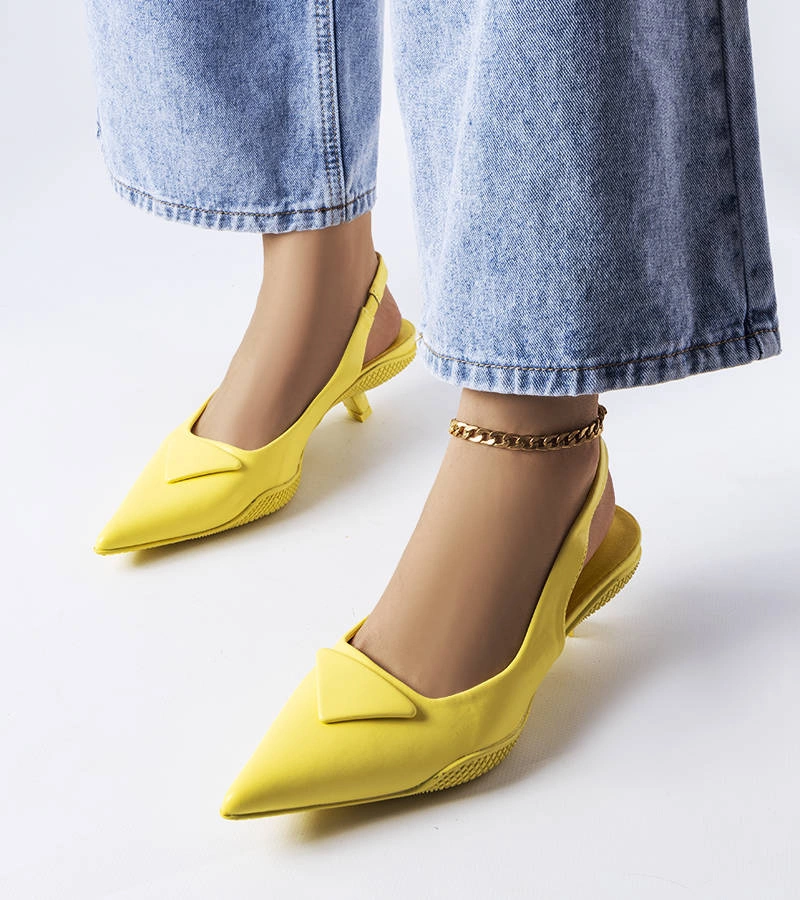 Žluté sandály na nízkém podpatku Gougeon