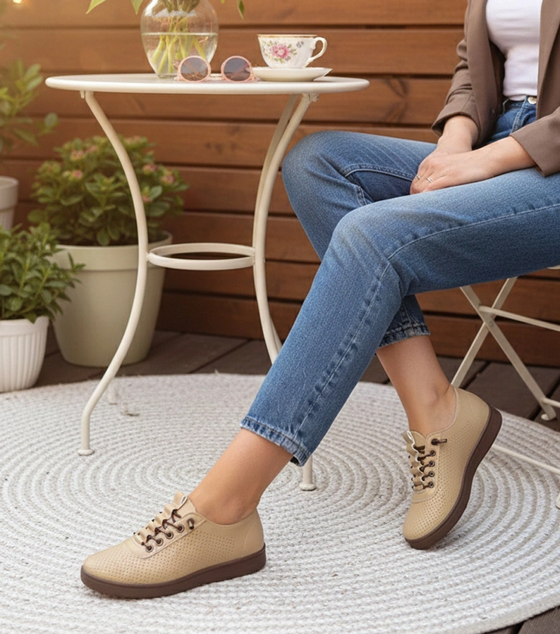 Béžové perforované slip-on tenisky Adèle