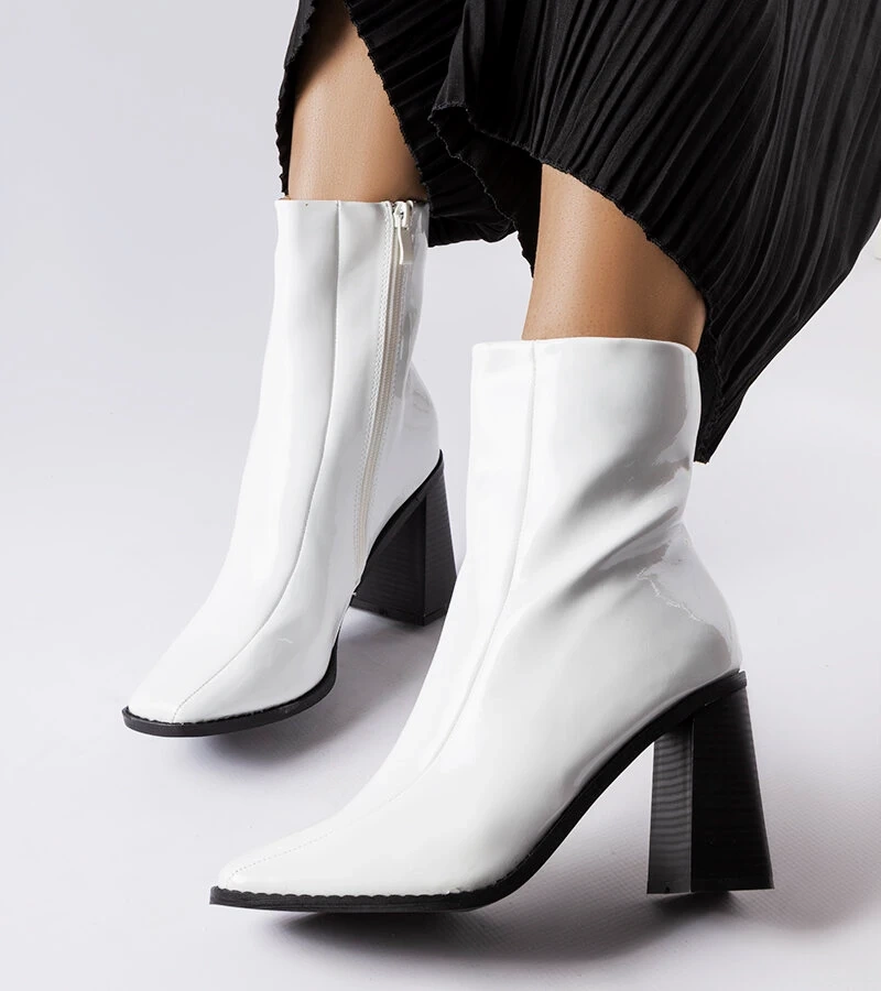 Bílé lakované boty na jehle Jelica
