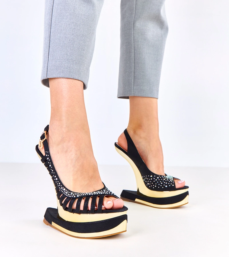 Černé sandály s kamínky na futuristickém podpatku Kenni