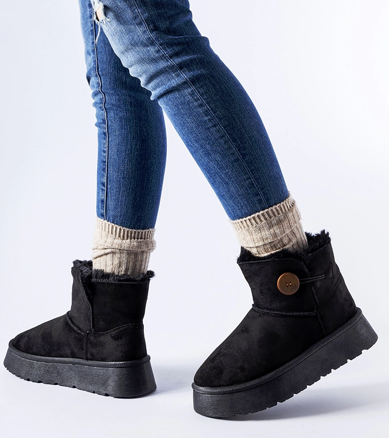 Černé zateplené sněhule s knoflíkem Ronco