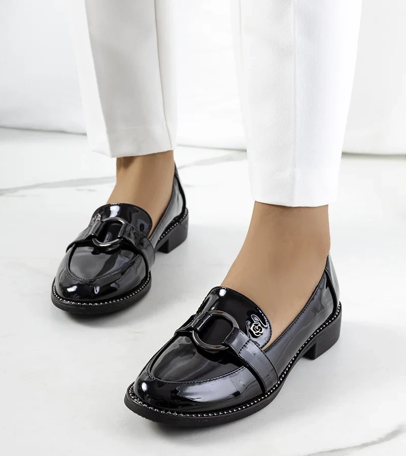 Černě lakované polobotky Aveni