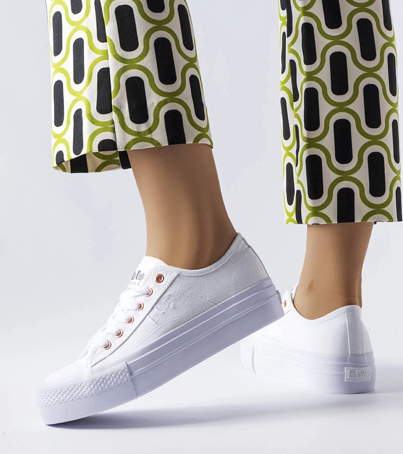 Bílé tenisky Lee Cooper LCW-22-31-0890L