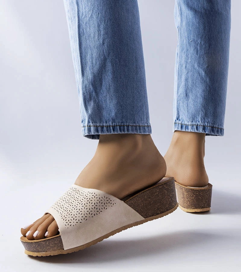 Béžové ažurové žabky Bourque na podpatku