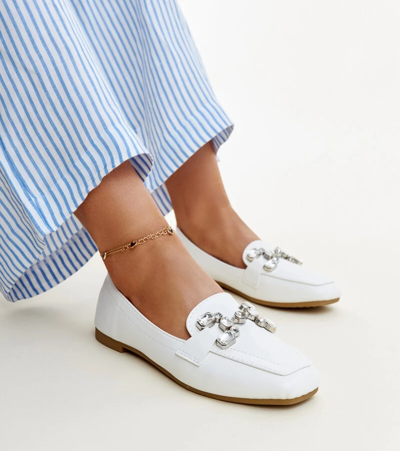 Bílé mokasíny s křišťálovou přezkou Mali