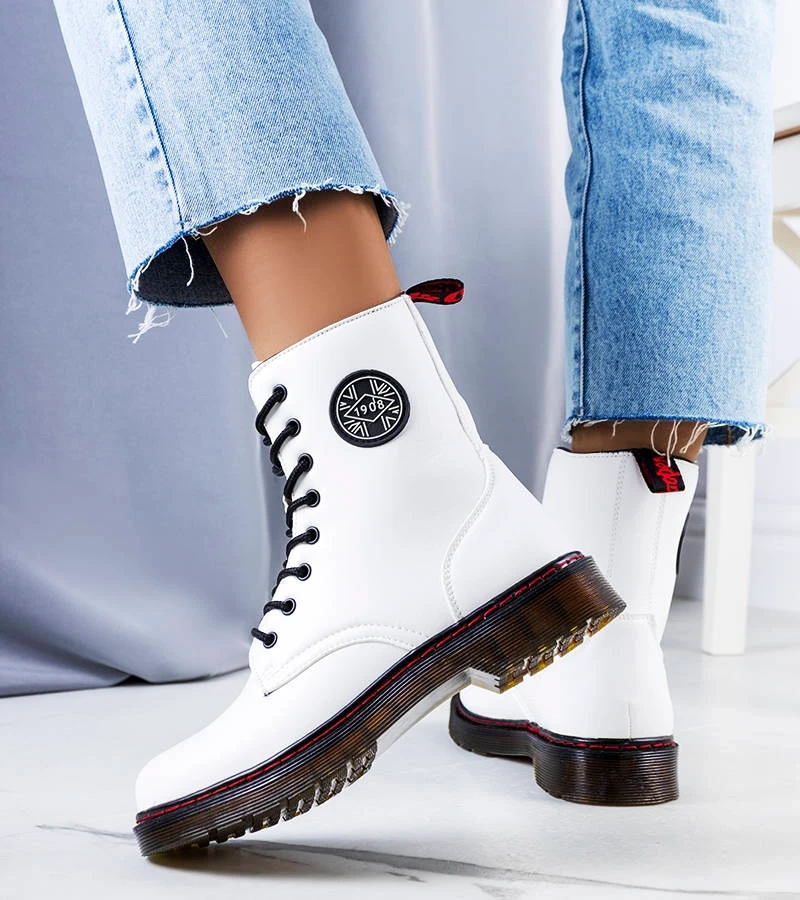 Bílý izolovaný boty LCJ-22-31-1439L Lee Cooper