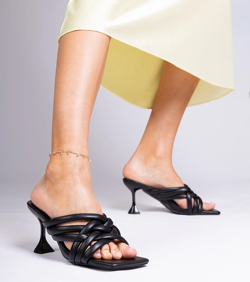 Černé elegantní žabky na podpatku Bourget