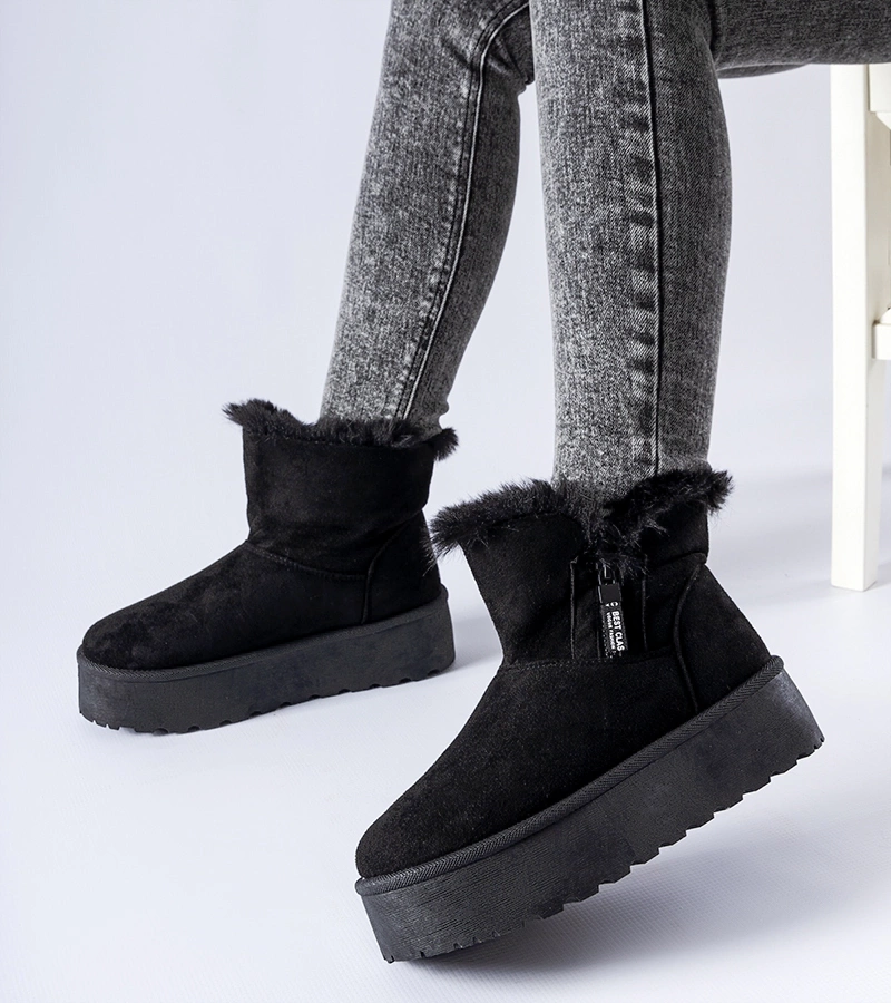 Černé sněhule na platformě Points