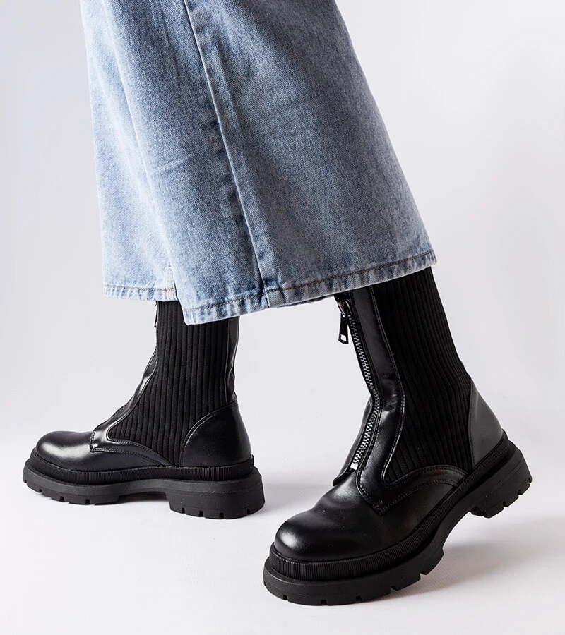 Černé ponožkové boty Napolitani