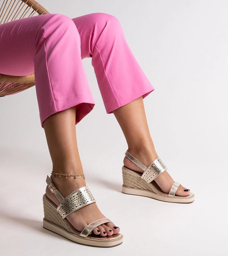 Zlaté platformové sandály Muhja