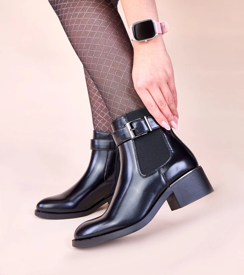 Černé klasické kotníkové boty s lakovanou zadní částí Dalila