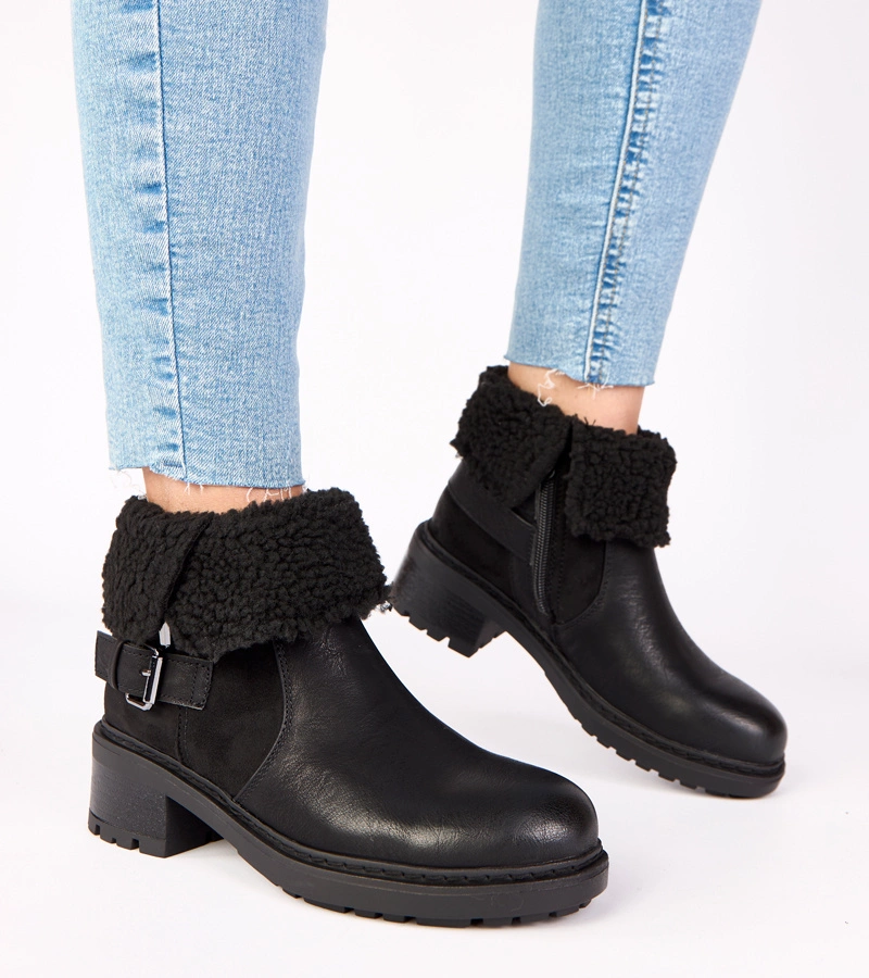 Černé kotníkové boty na podpatku s ohrnovacím svrškem Olga