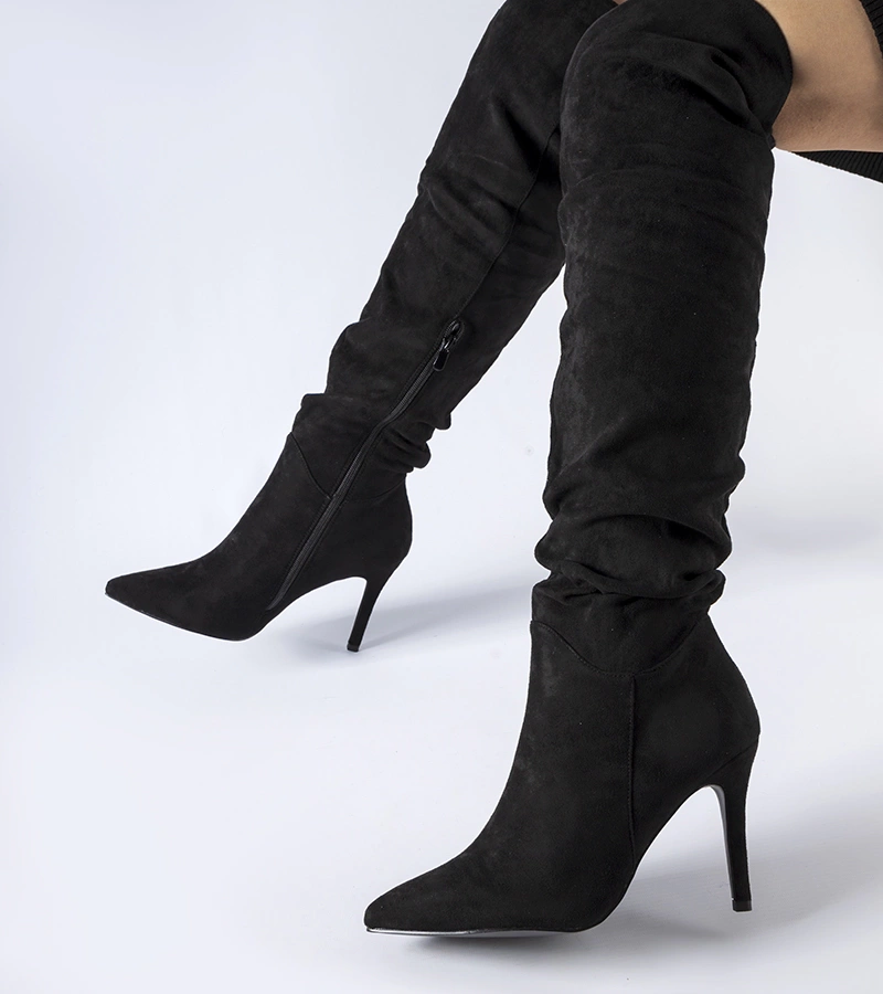 Černé dlouhé kozačky na vysokém podpatku Joppo