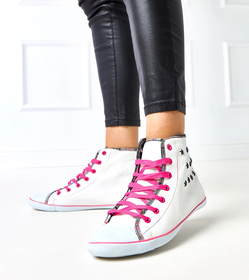 Bílé kotníkové tenisky s geometrickým vzorem Kalert