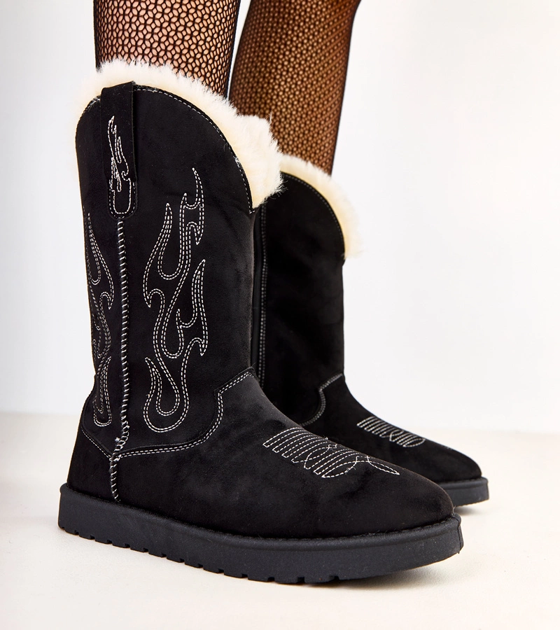 Černé sněhule s výšivkou na svršku Darena