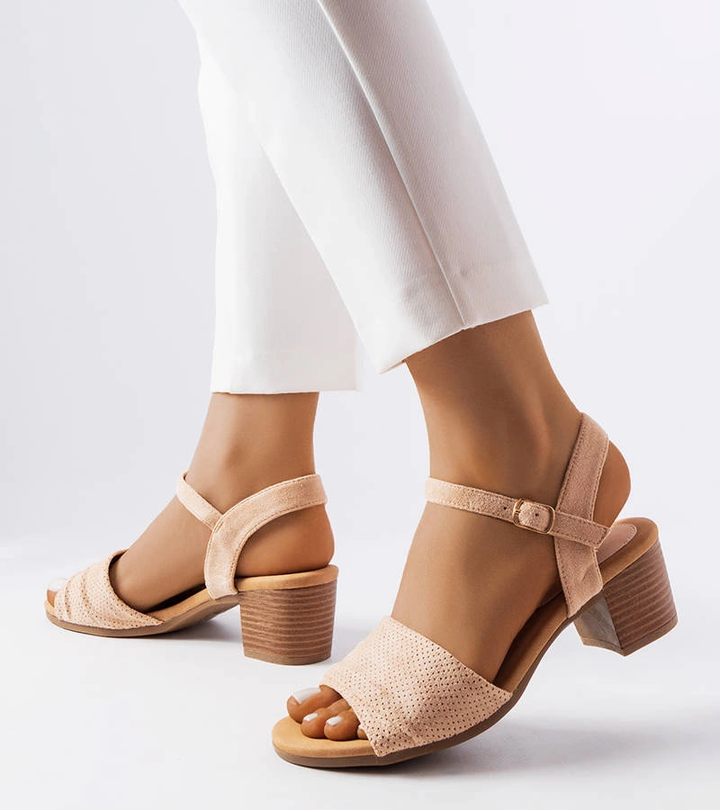 Béžové sandály Broom s nízkým jehlovým podpatkem