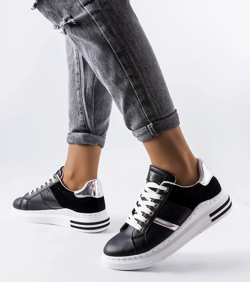 Černé tenisky s vložkami Deans