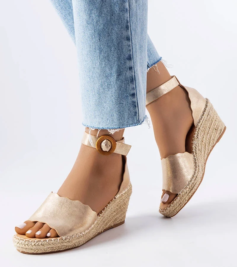 Zlaté espadrilky Turcotte na podpatku