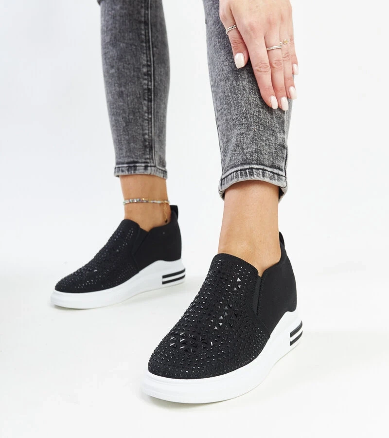 Černé tenisky na podpatku Fossacesia