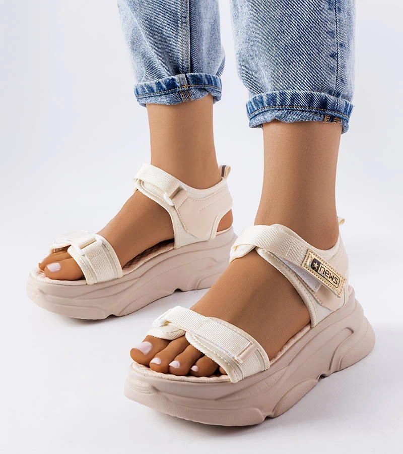 Béžové sportovní sandály na platformě Tampa