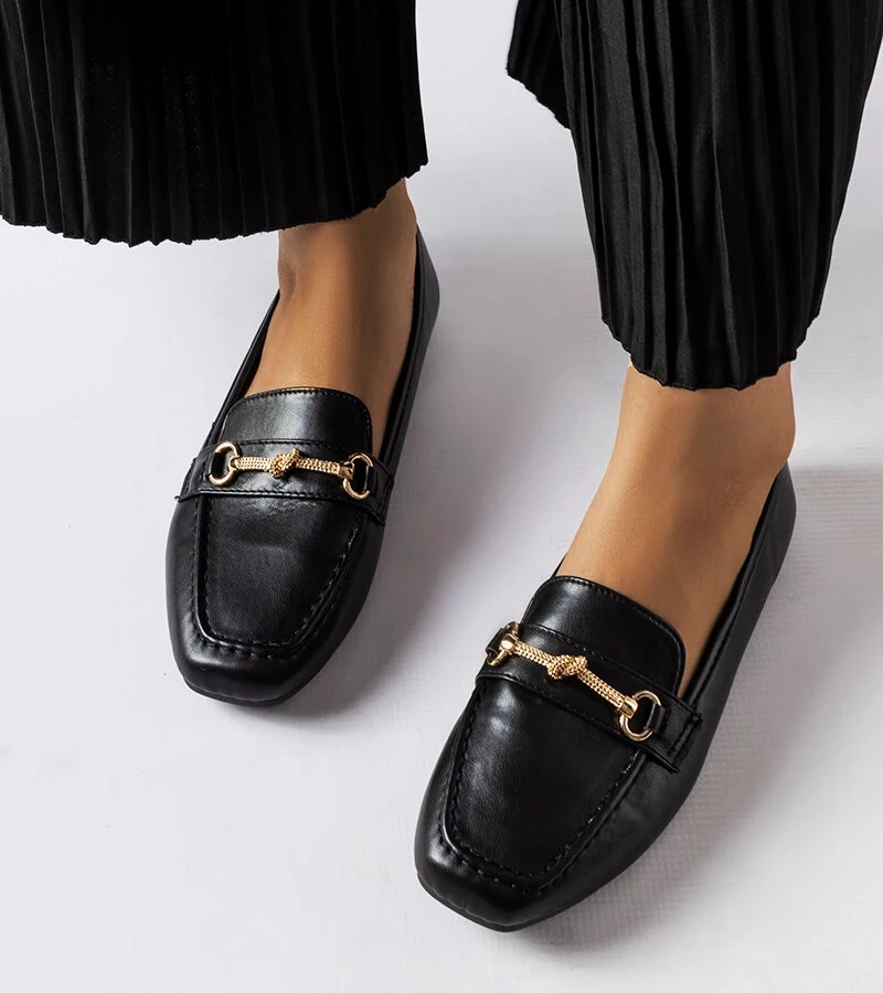 Černé zdobené mokasíny značky Docherty