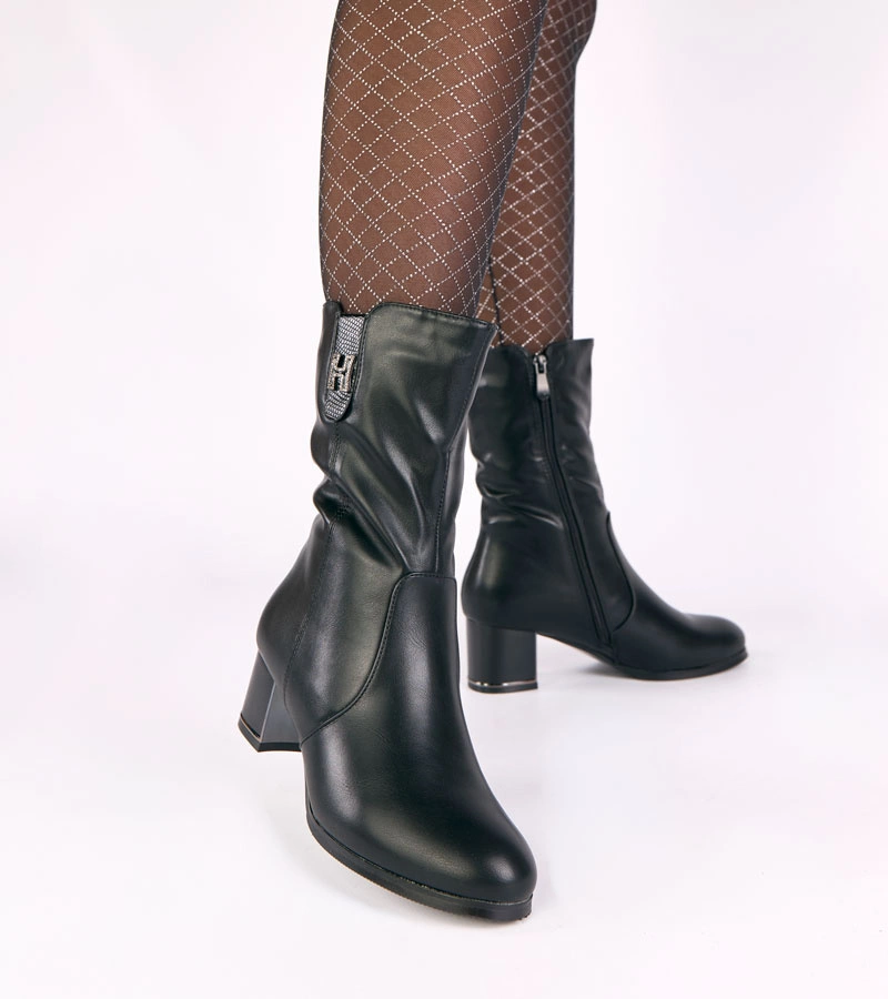 Černé kotníkové boty na podpatku zateplené s kamínky Gusta