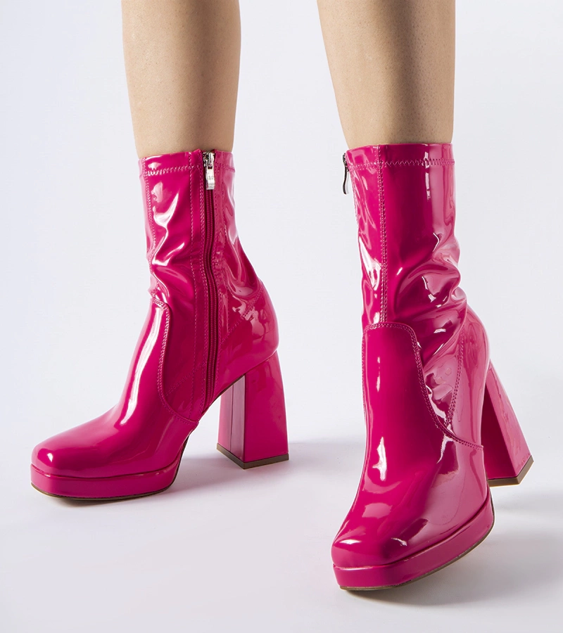 Růžové lakované botky na podpatku Joalic