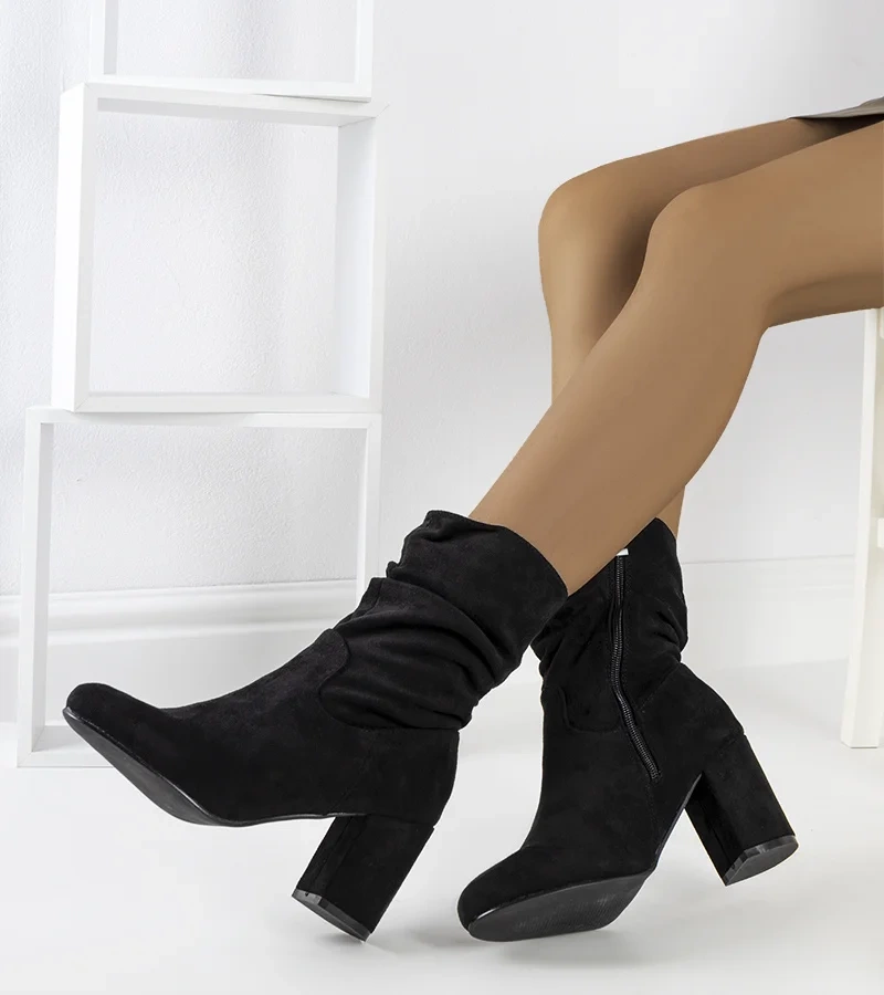 Černá boty na Howardově jehlici