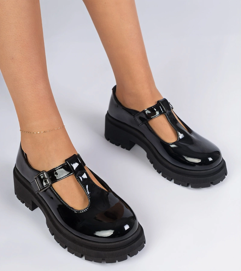 Černé lakované polobotky na platformě Kalaro